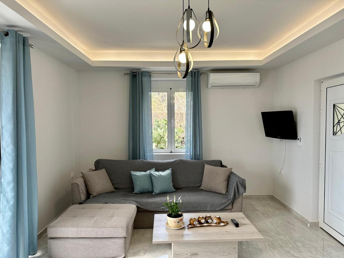 Angel Homes Plakiász Kültér fotó